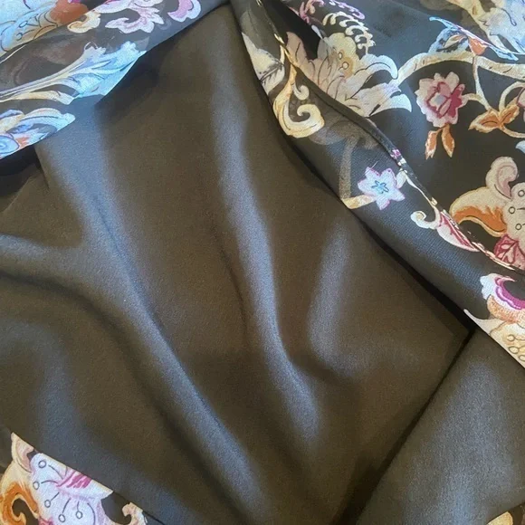 White House black market size medium off shoulder‎ with long angel sleeves - Picture 7 of 12